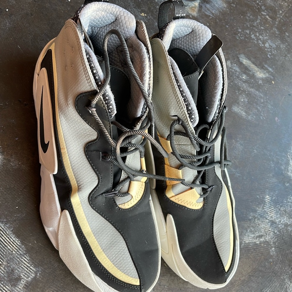 Nike THEIOTH